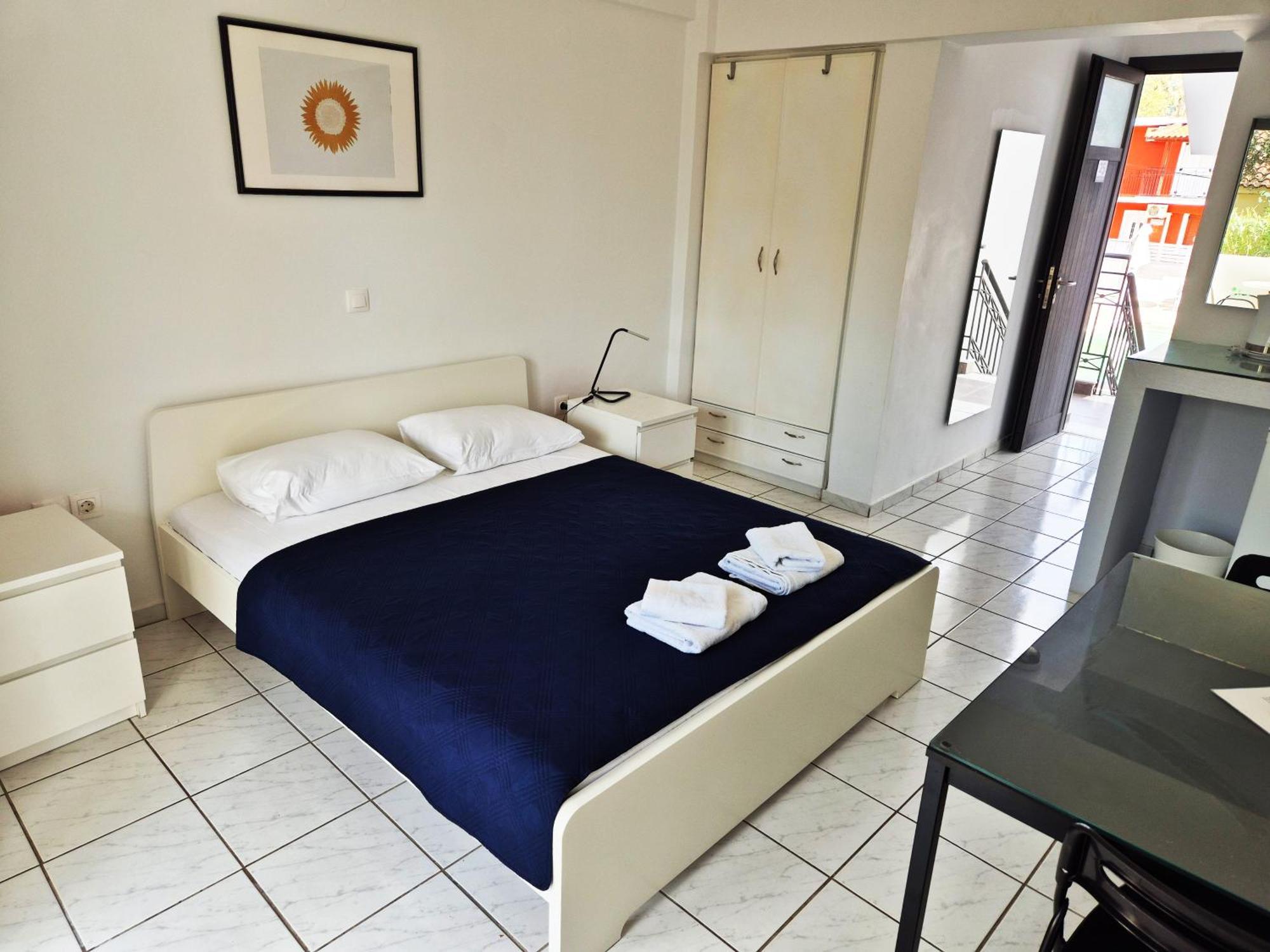 Natalie'S Hotel Skala  エクステリア 写真